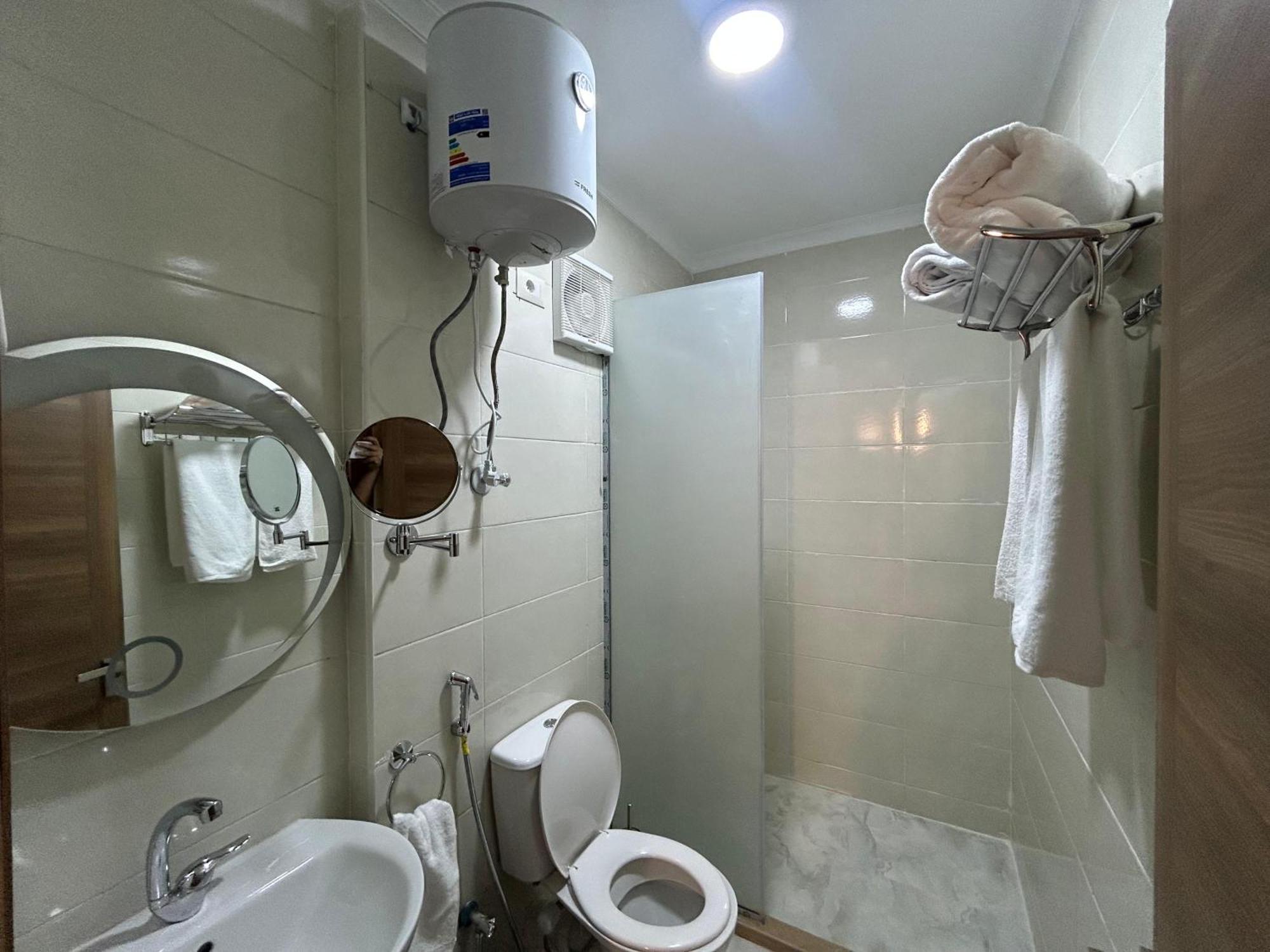 Skyline Luxury Suites 5 Mins From Cairo Airport Exterior photo